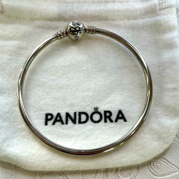 Pandora Moments One in a Million Clasp Bangle - Picture 2 of 2